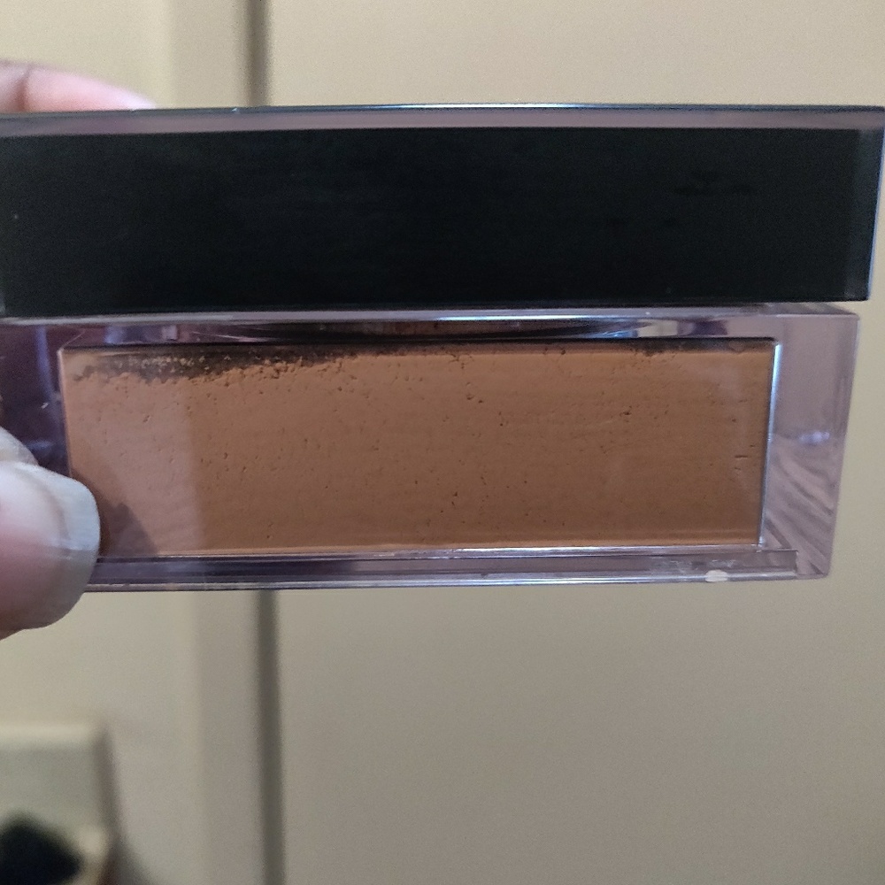 Huda Beauty Easy Bake Powder - Cinnamon Bun